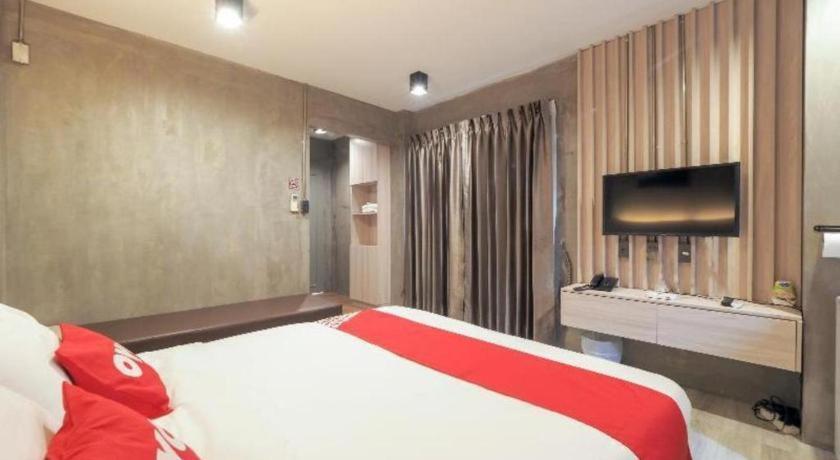 Oyo 75368 Demadre Hotel Bangkok
