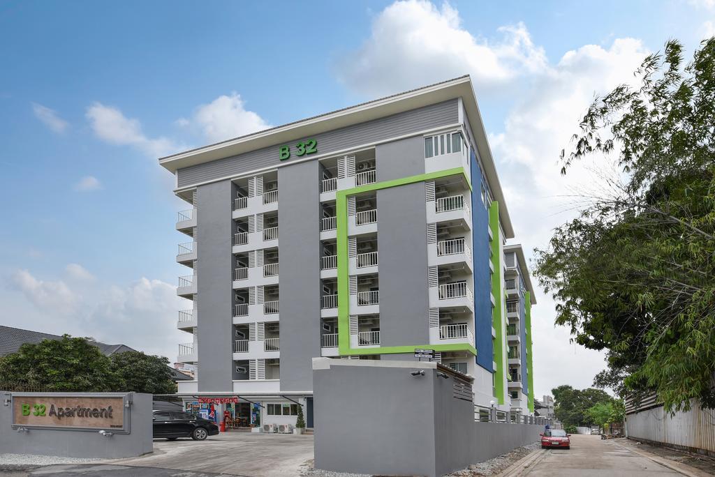 B32 Aparthotel 4*