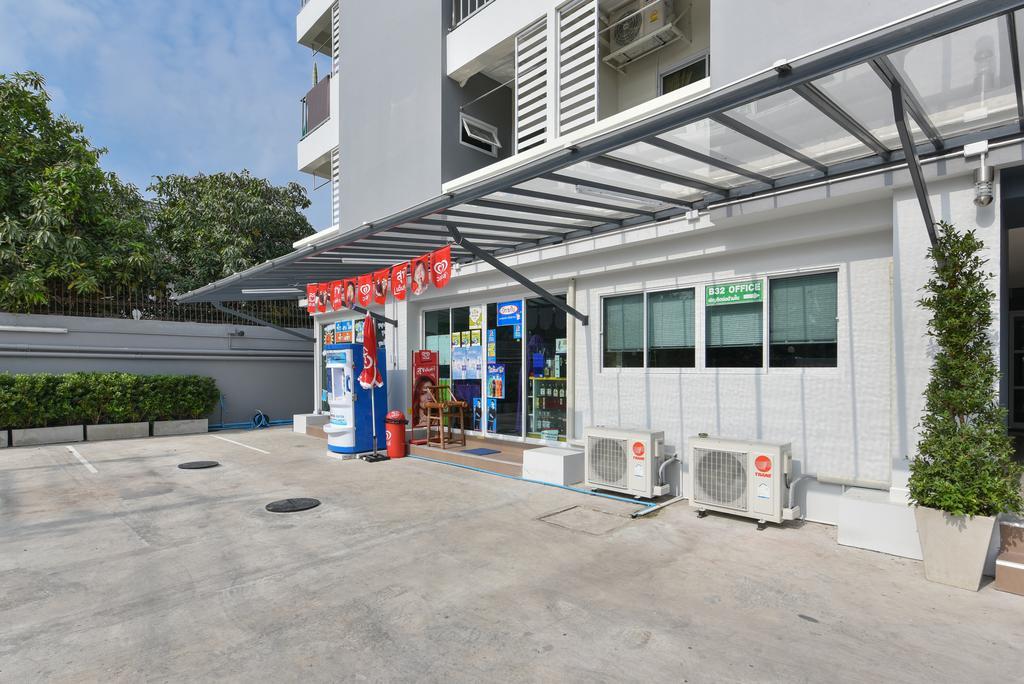 Aparthotel B32 4*