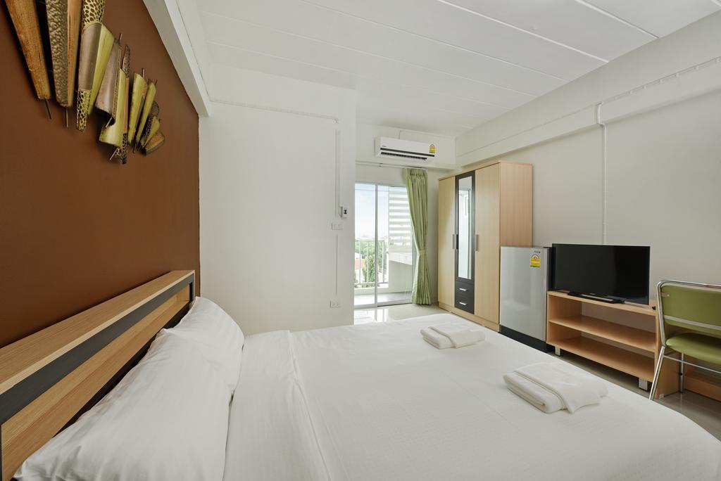B32 Aparthotel