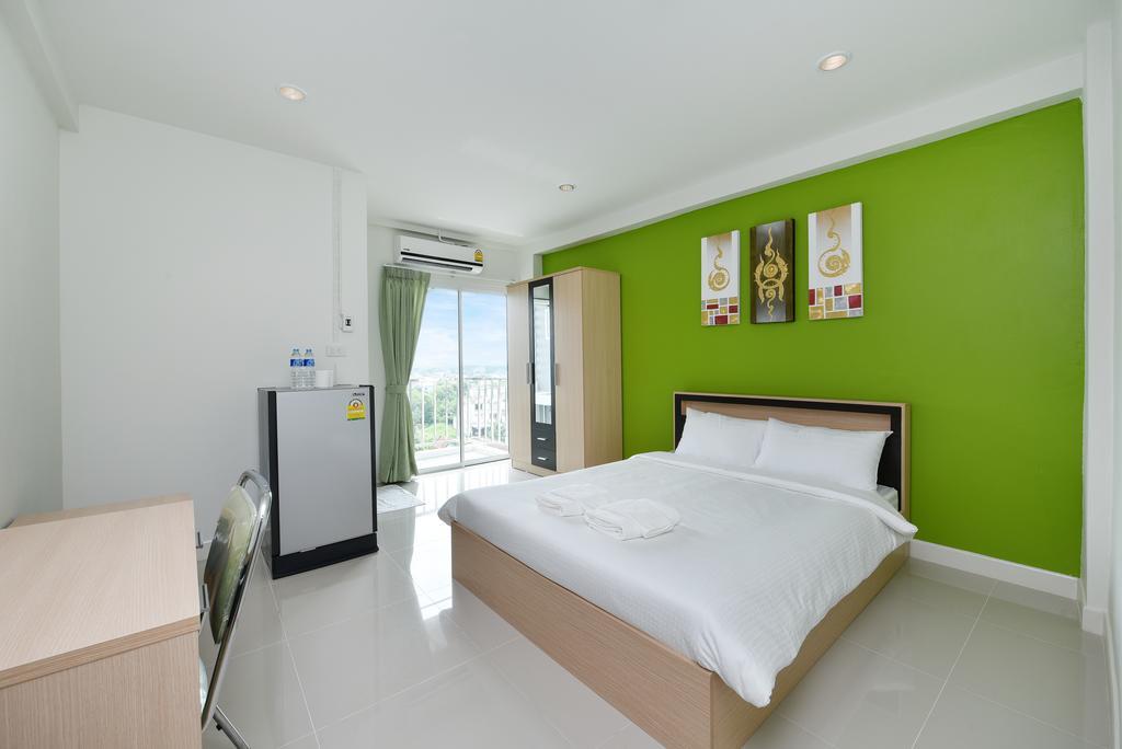 B32 Aparthotel 4*