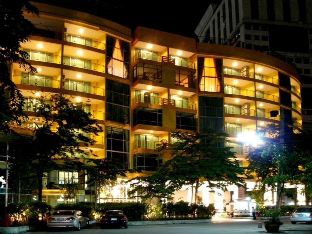 Seven Place Executive Residences Aparthotel