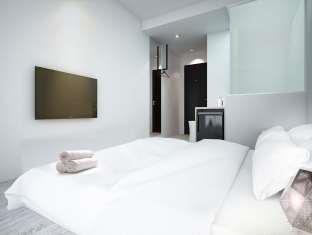 3howw @ Sukhumvit 21 Hostel Bangkok
