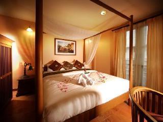 Lodge Siamese Views *