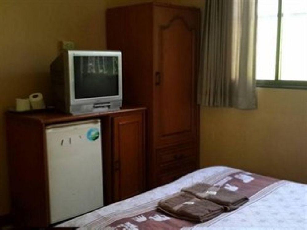 Inn Orchid House