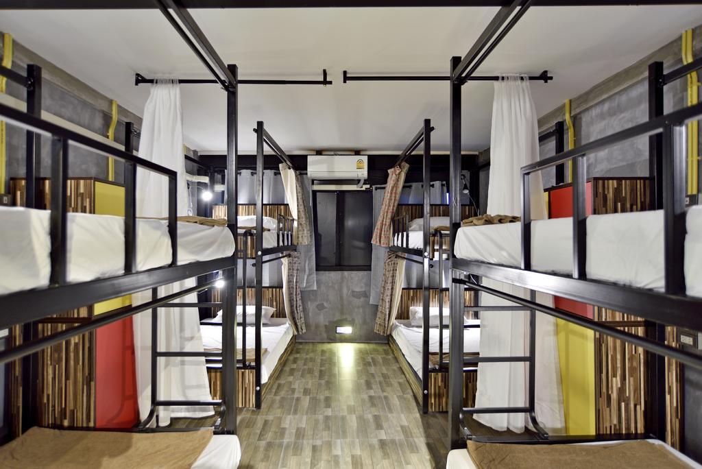 Hostel M Gray