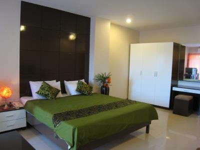 Leenova Hotel