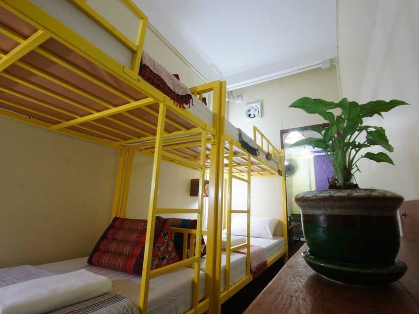 Hostel Baan Bovorn