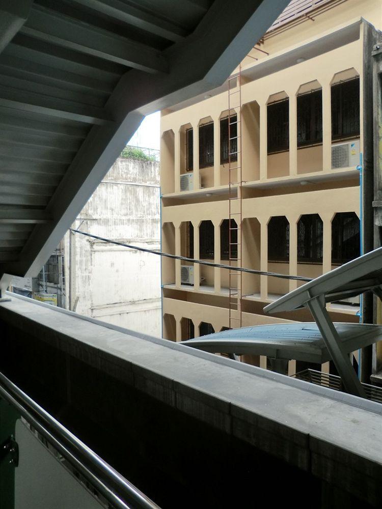 The Mix - Bts Phrakhanong Bangkok