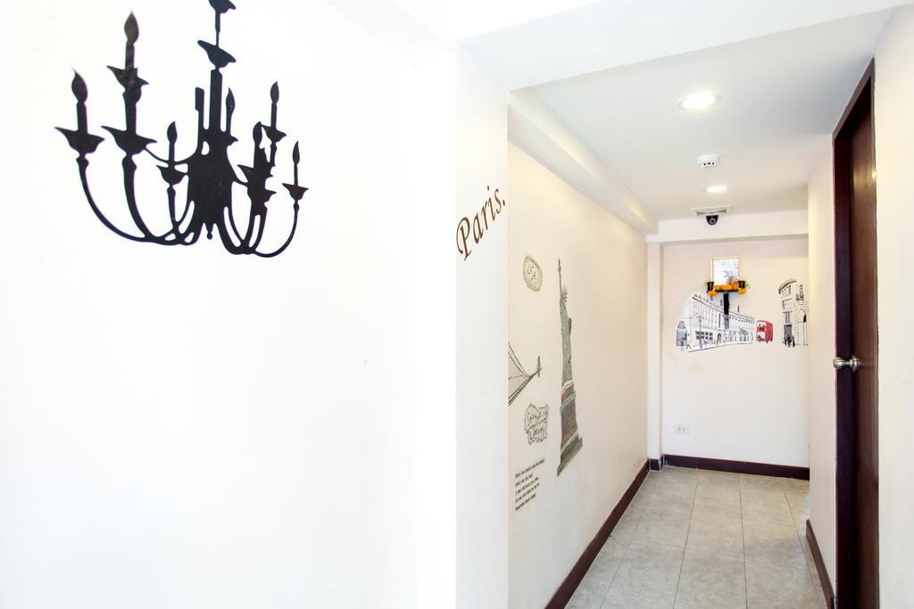 8 Sukhumvit Soi 8 Hostel
