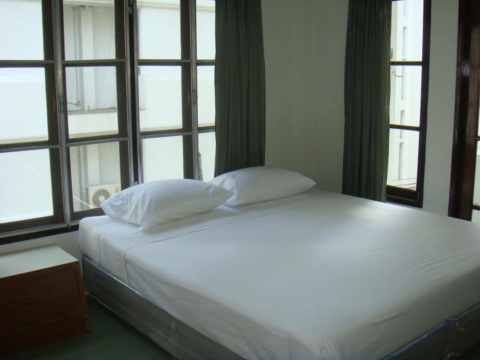 Oriental Smile Bed & Breakfast 2*
