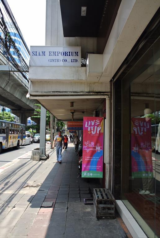 Liveitup Asok By D Varee Hostel *