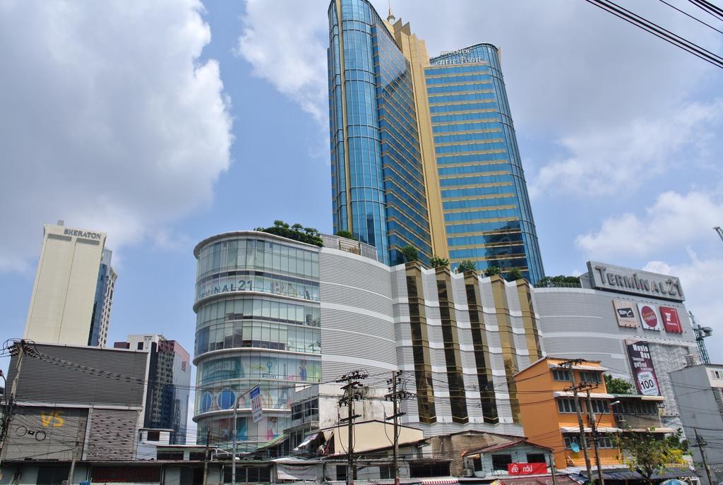 Hostel Liveitup Asok By D Varee