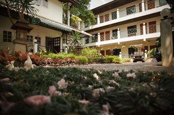 Charlie House Pin Klao Hotel 3*