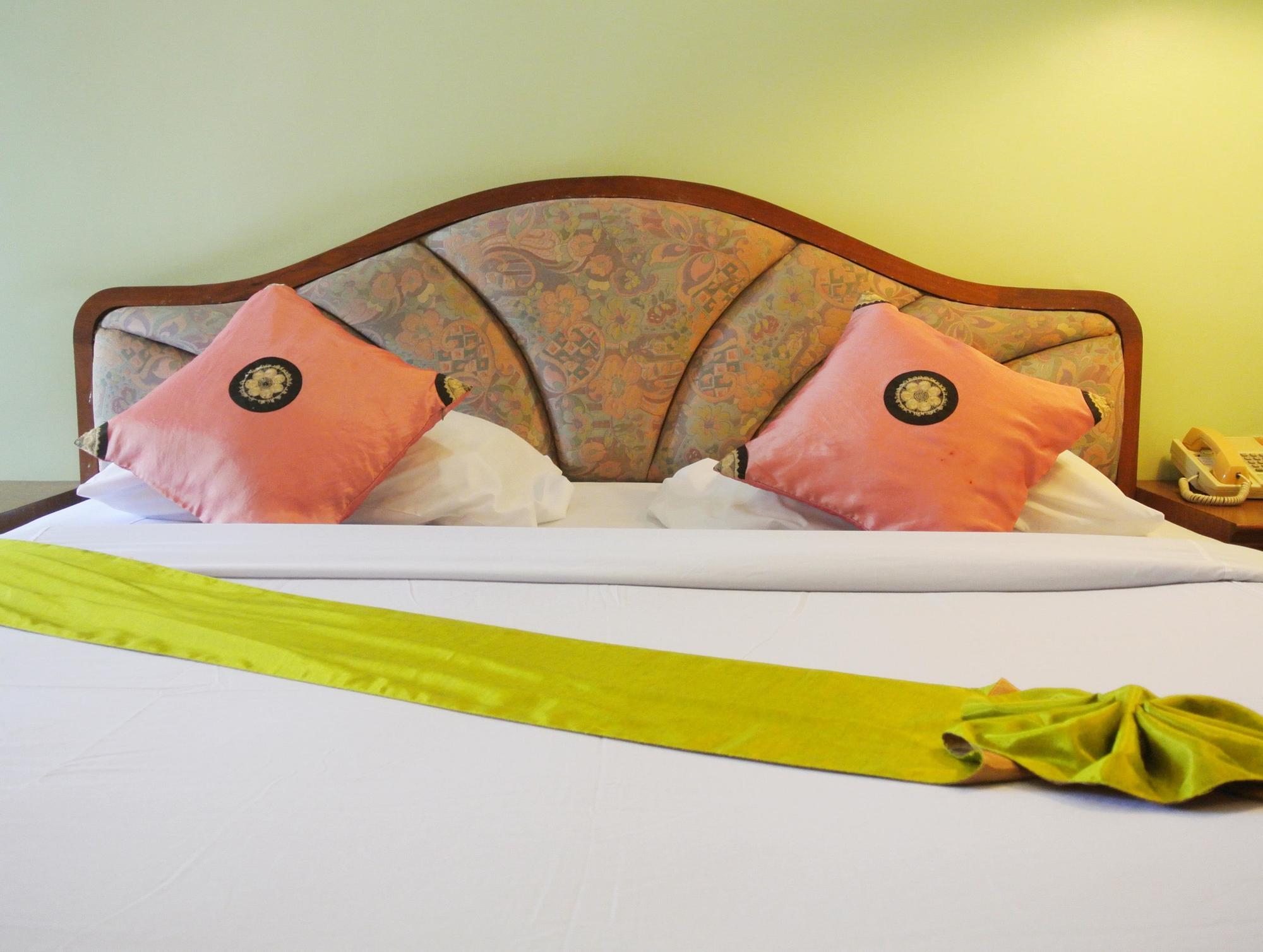 Hotel At Paradise 3*