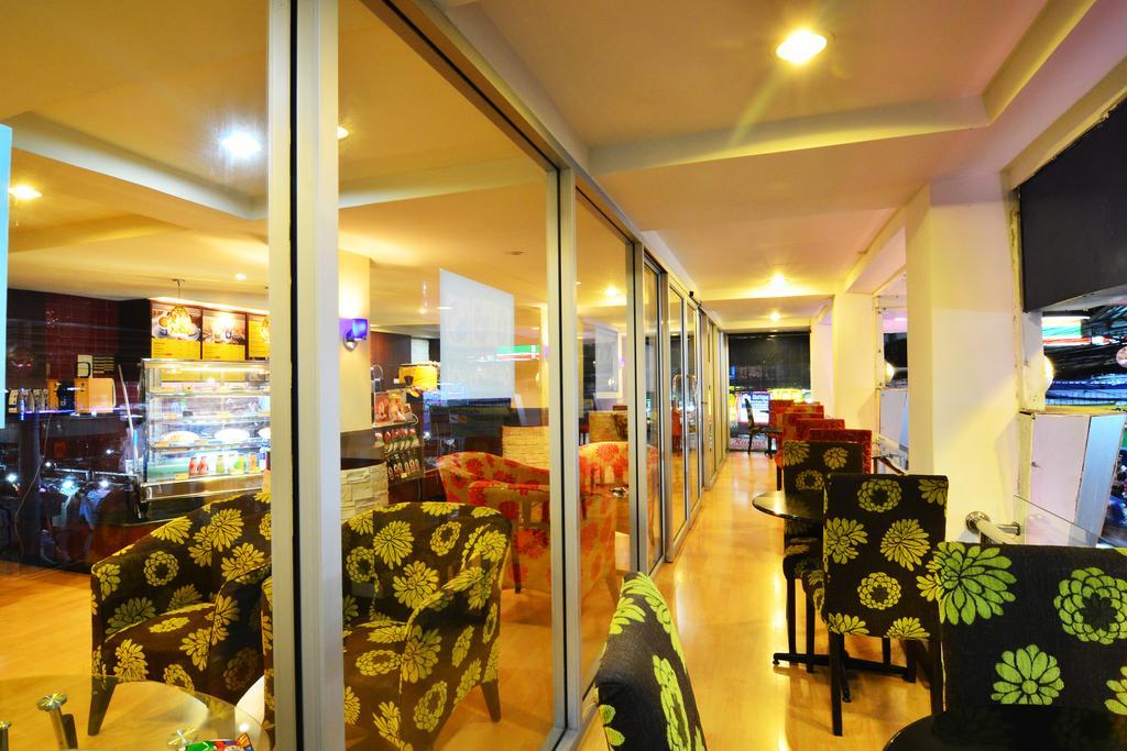 Hostel Bubble Space *