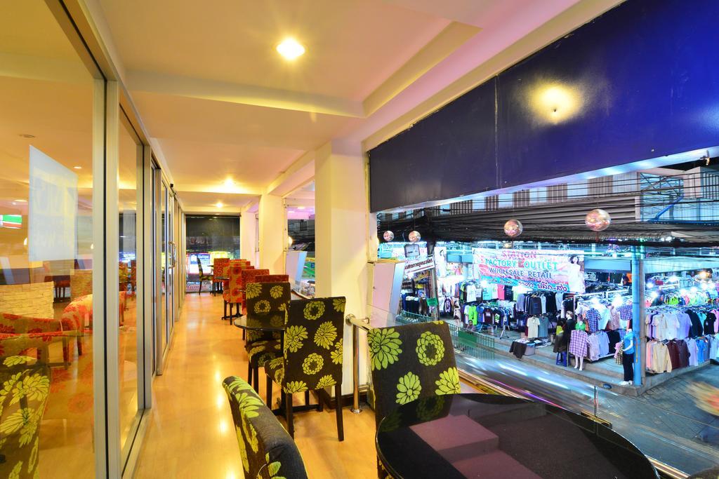 Hostel Bubble Space *