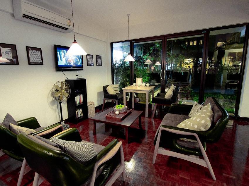 Hostel House 23