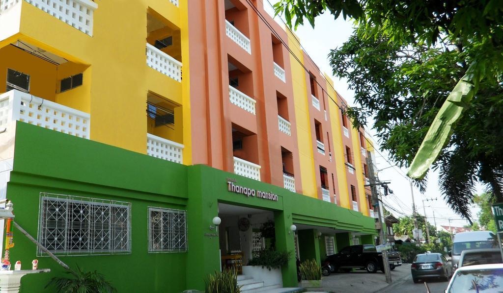 Rumah tetamu Thanapa Mansion *