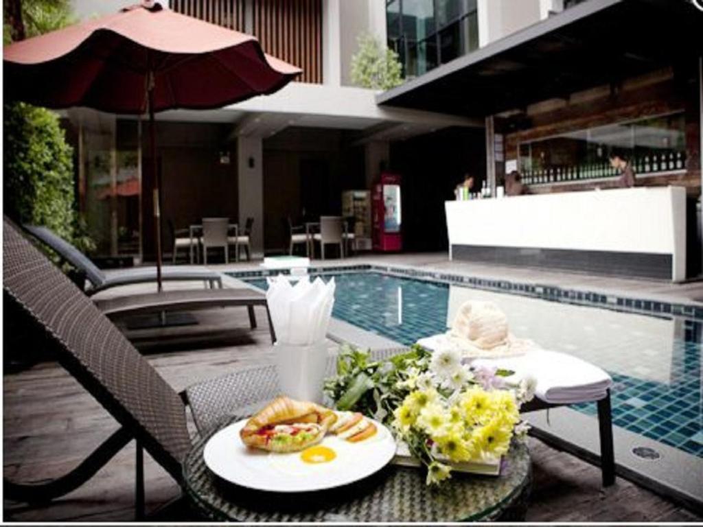 Siam Swana 3*
