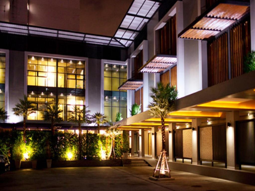 Siam Swana 3*