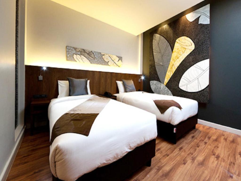 Siam Swana 3*