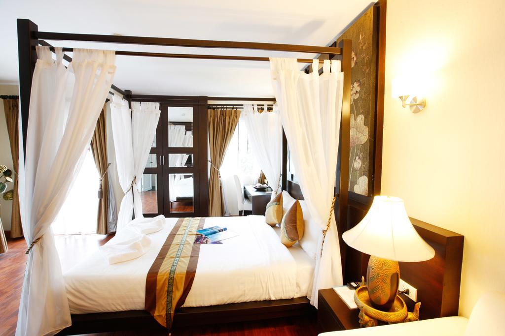Mirth Sathorn Bangkok