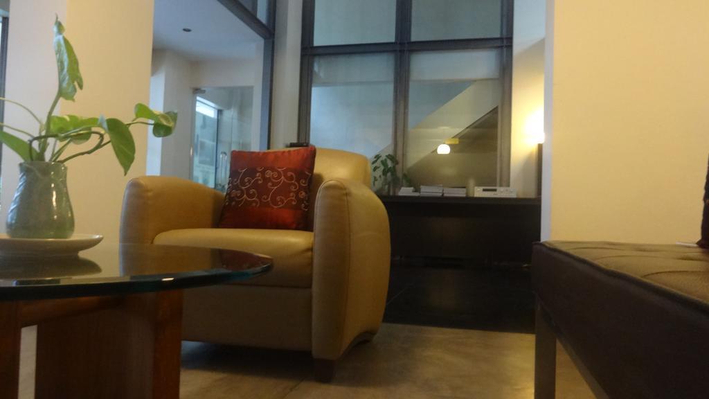 Inn Mango Bedroom 2*