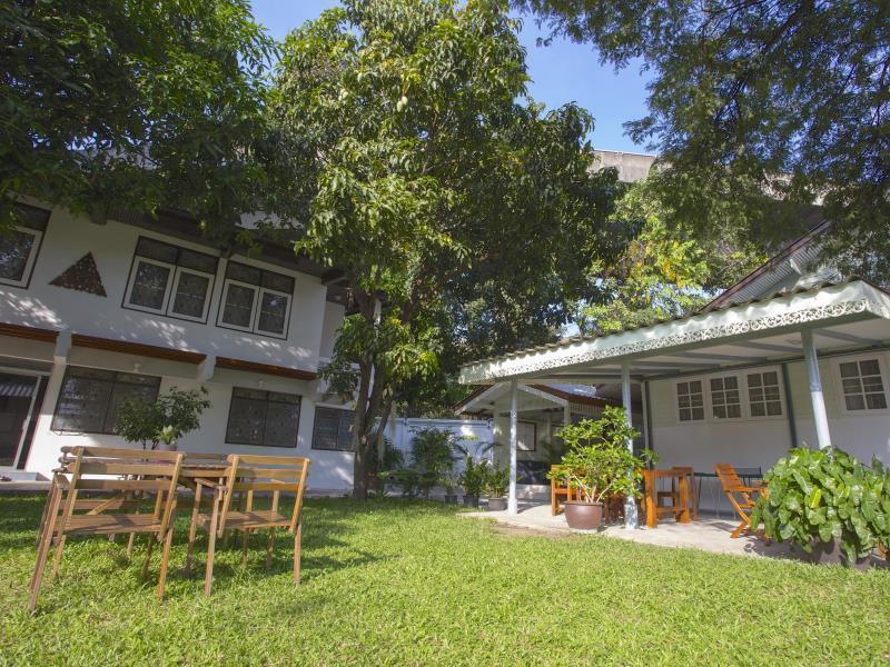 Hotel The Bangkokians City Garden