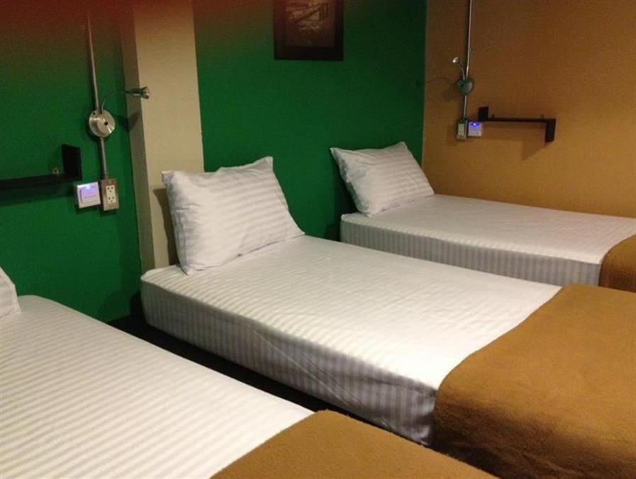 Silom Art Hostel Bangkok