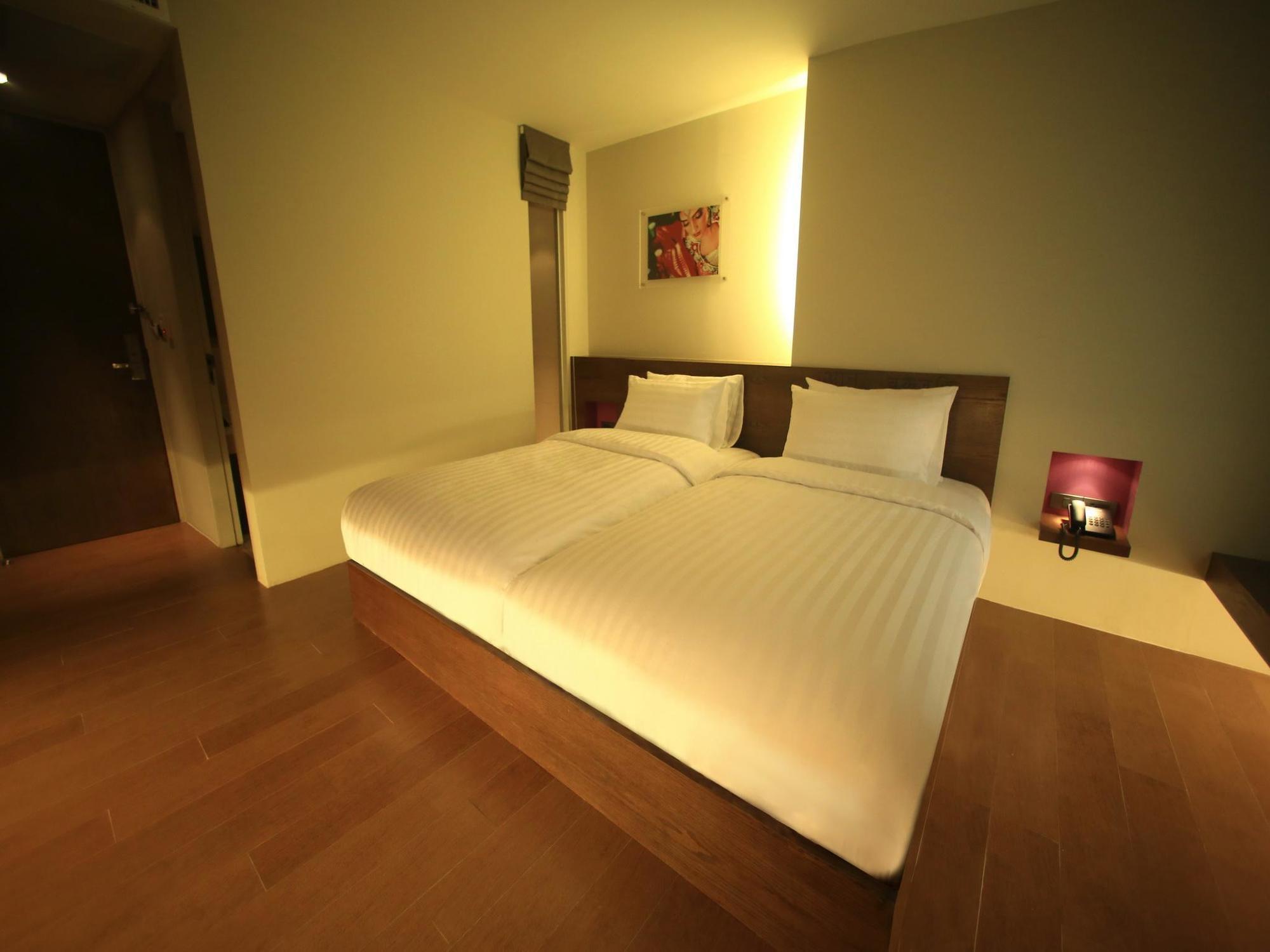 Silom One Hotel 3*