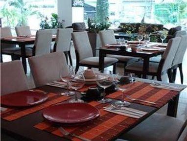 Centric Place Hotel