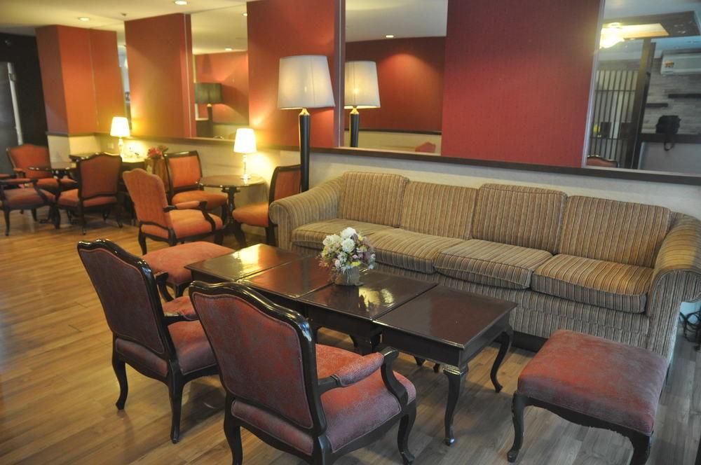 Arawana Express Phromphong Hotel 3*