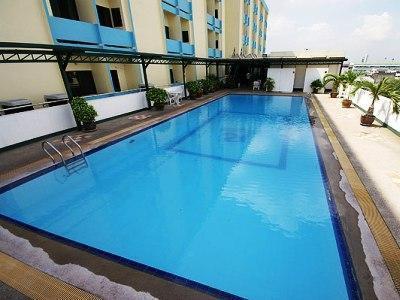 Riverside Hotel