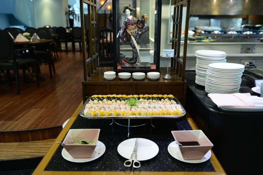 Executive Club At Windsor Hotel