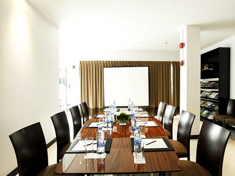 Hotel The Embassy Sathorn 3*