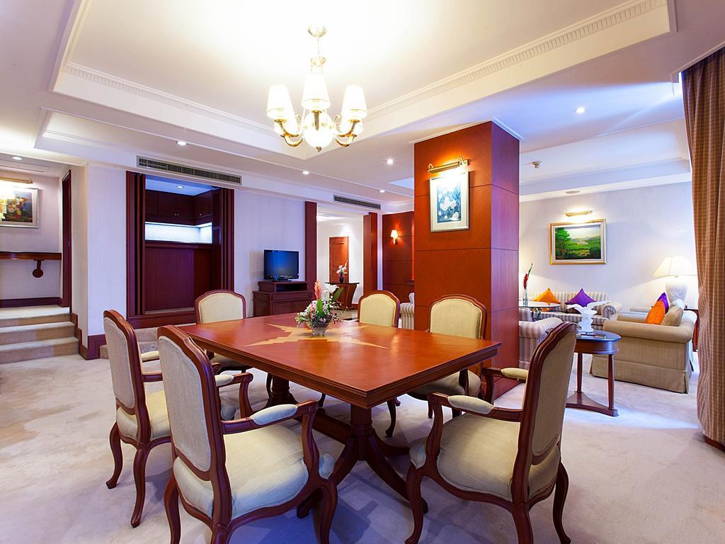 Executive Club At Windsor