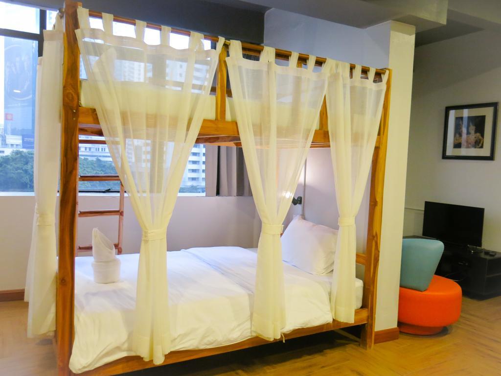 Metro Pratunam Boutique
