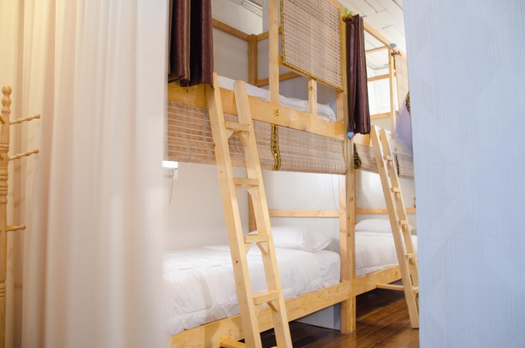 Hostel Bed And Butler Bangkok