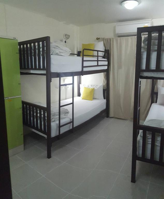 Hostel Asok Montri *