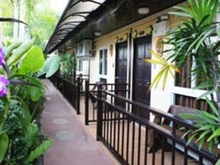 Thong Ta And Hotel 2*