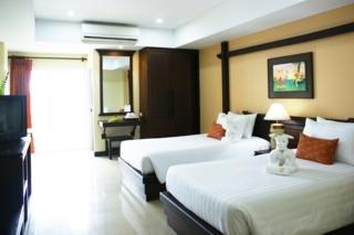 Thong Ta And Bangkok
