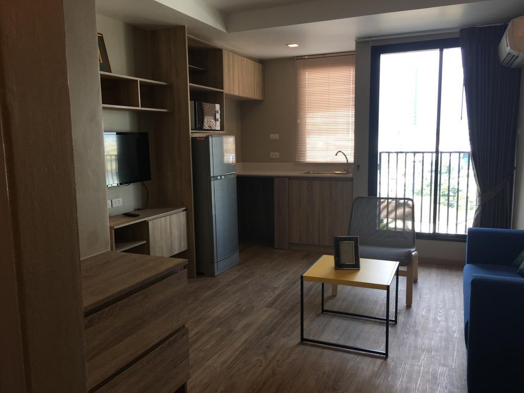 Hotel Baan Tanwa - Mrt Ratchadapisek Bangkok