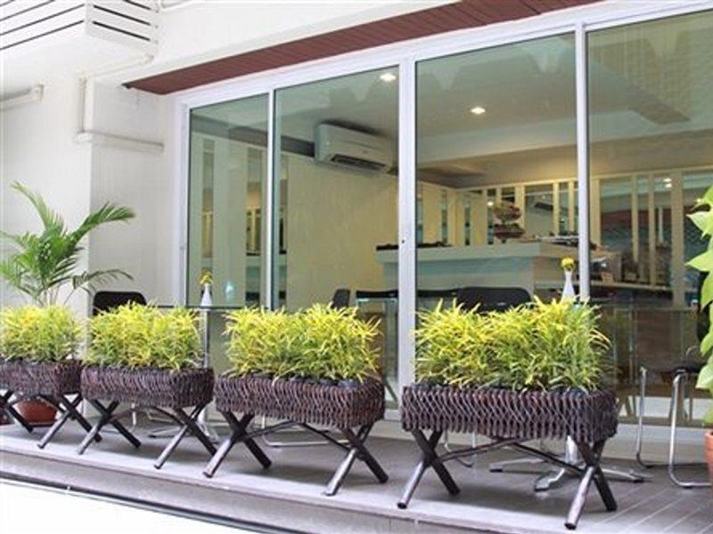 Nantra De Comfort Hotel 3*