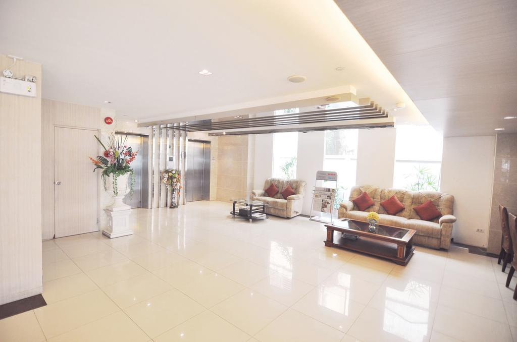 Hotel Centric Place 3*