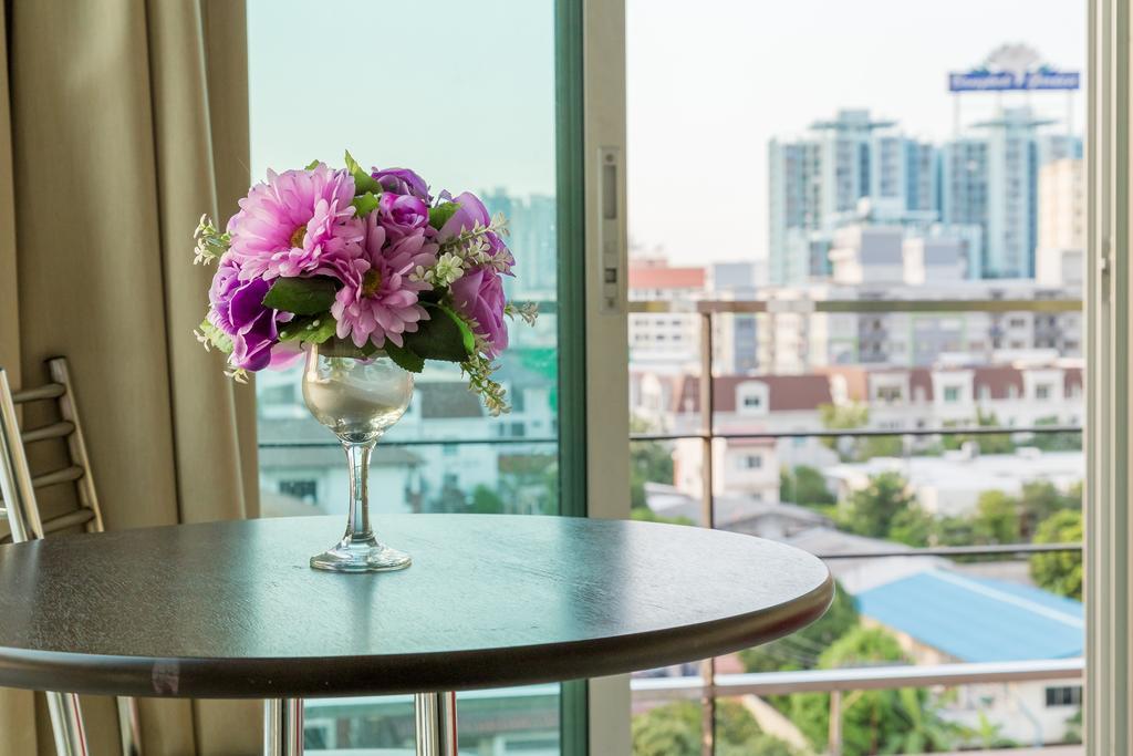 Right Place Sathorn Inn