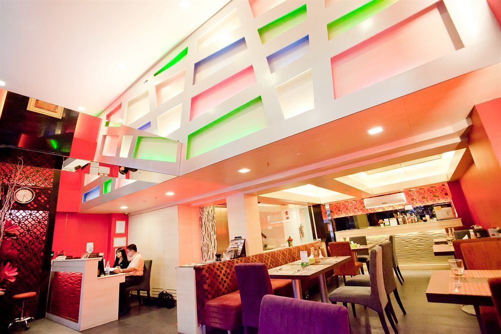 Sukhumvit 11 Hotel