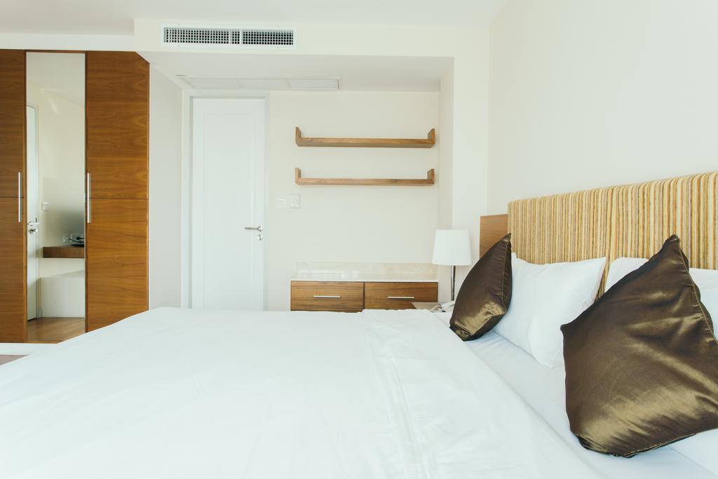 Thomson 3*