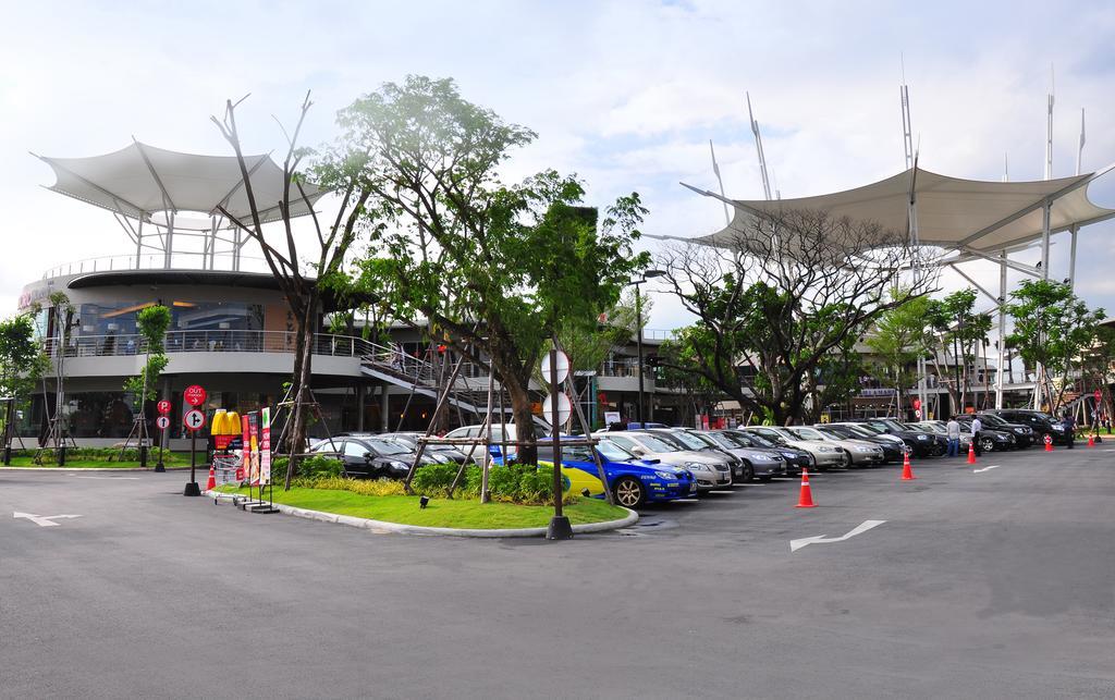 A Joy House - Kaset Nawamin City
