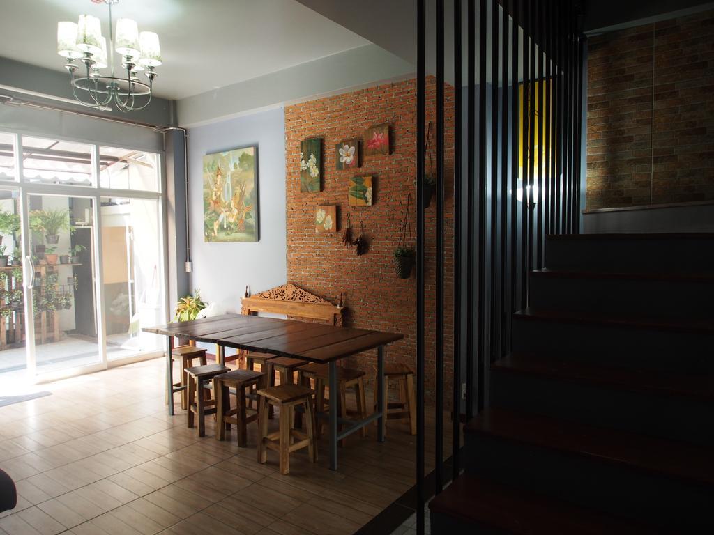 Rumah tetamu Sriyanar Place *